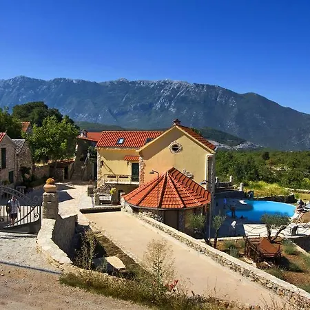 Unique Dalmatian House Willa Grabovac (Split-Dalmatia)