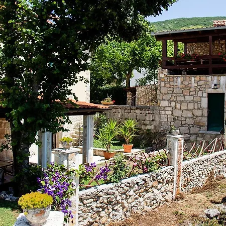 Unique Dalmatian House * Grabovac (Split-Dalmatia)