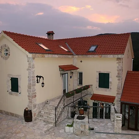Unique Dalmatian House Grabovac (Split-Dalmatia)